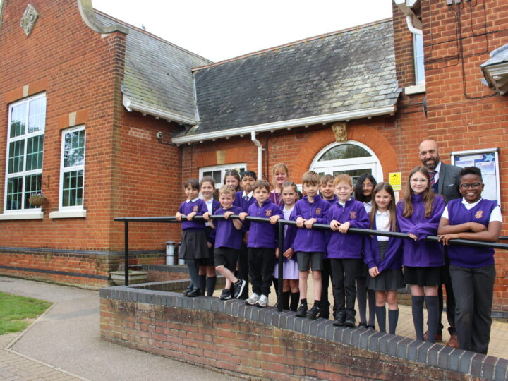 Holland Park Primary School celebrates Good Ofsted report
